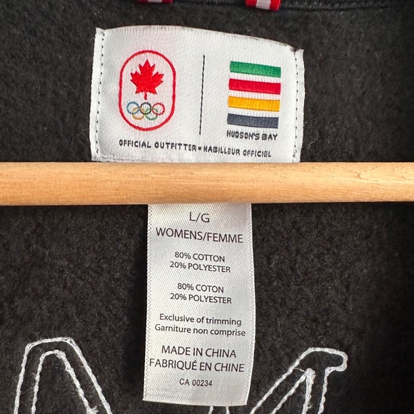 HUDSON’S BAY Team Canada Varsity Track Jacket — RARE Olympic Edition ✨ - Picture 8 of 10
